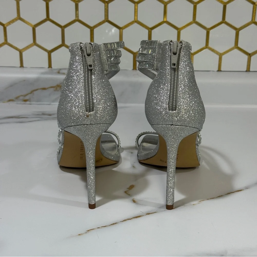 Gianni Bini Shawn Rhinestone Sparkly Elegant Silver Strappy Heels Size 8.5 NEW